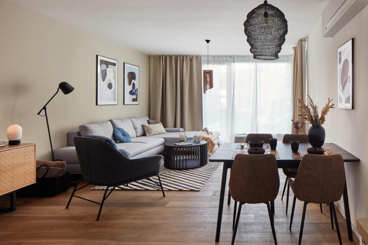 Prague Days - Stylish Apartments With Terrace - Parking - Quiet Area Exterior photo